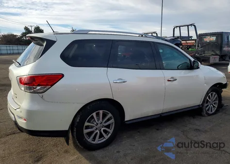 2016 Nissan Pathfinder S z USA, uszkodzony, nr VIN 5N1AR2MM6GC623341